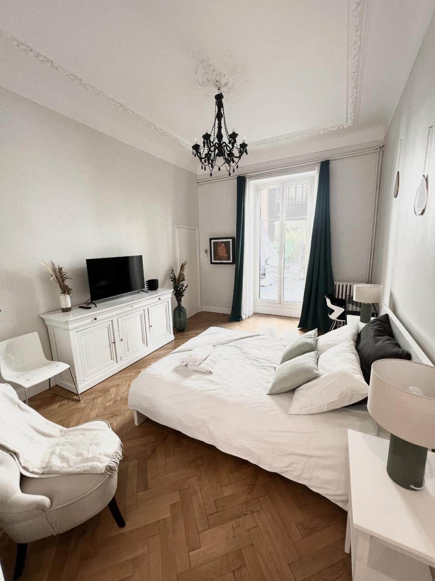 Superbe Appartement De 105 M2, Hyper Centre Avec Terrasse, Parking, A 5 Min De La Mer Nizza Exterior foto